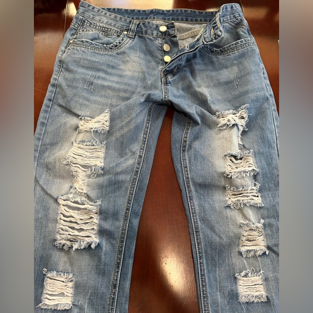 Light Blue Jeans Ripped Size 32
